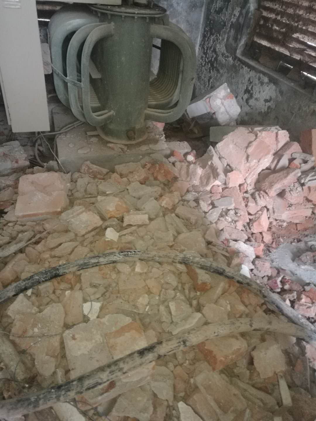 ��ѹ��һ̨�ּ�[�Ѿ���]