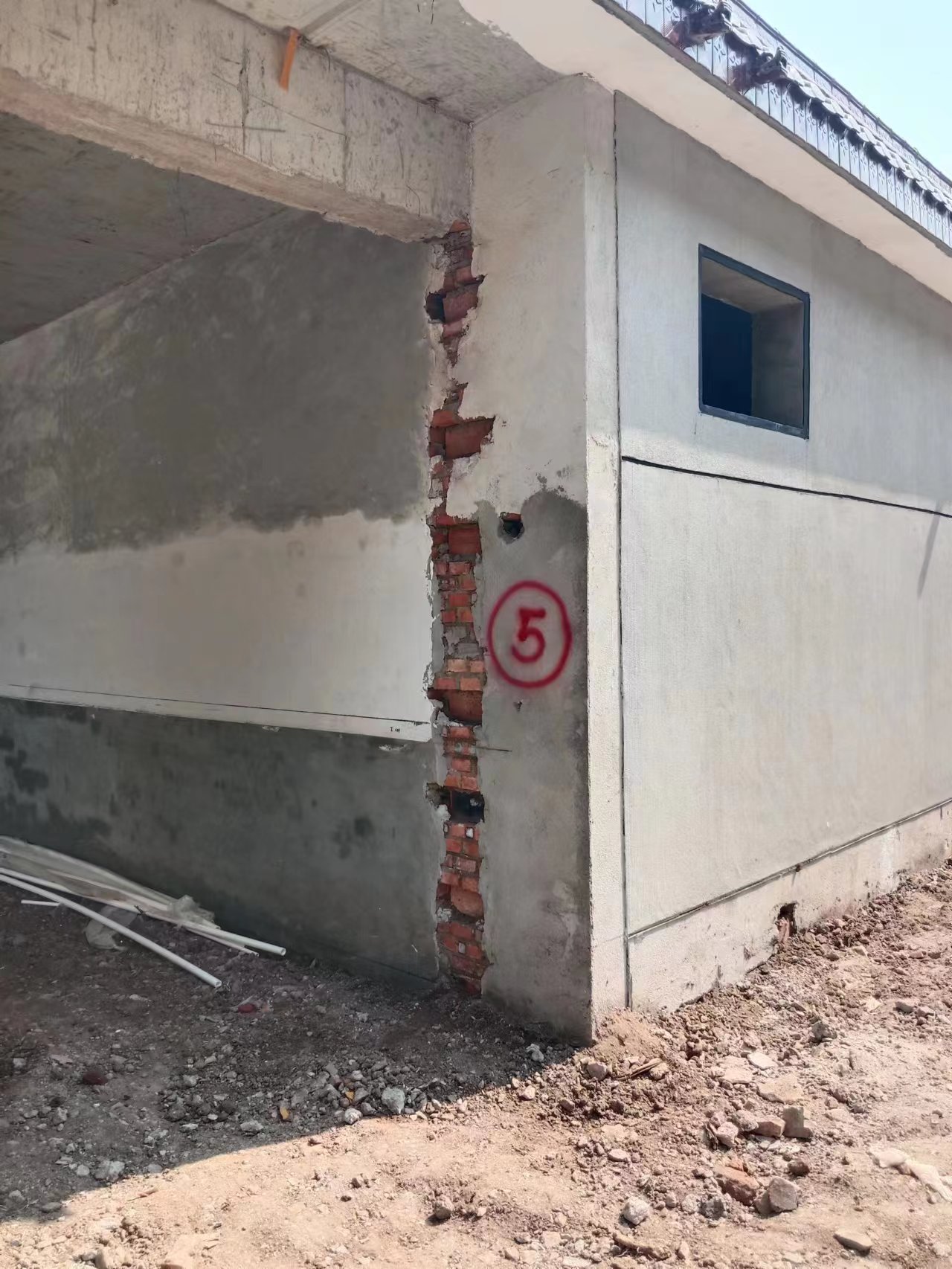 5�����廧λ�ڰ˿�ʯ�´������򱱵������ɶ��������߻�(����4�š����ڵ�6�ţ�[�Ѿ���]