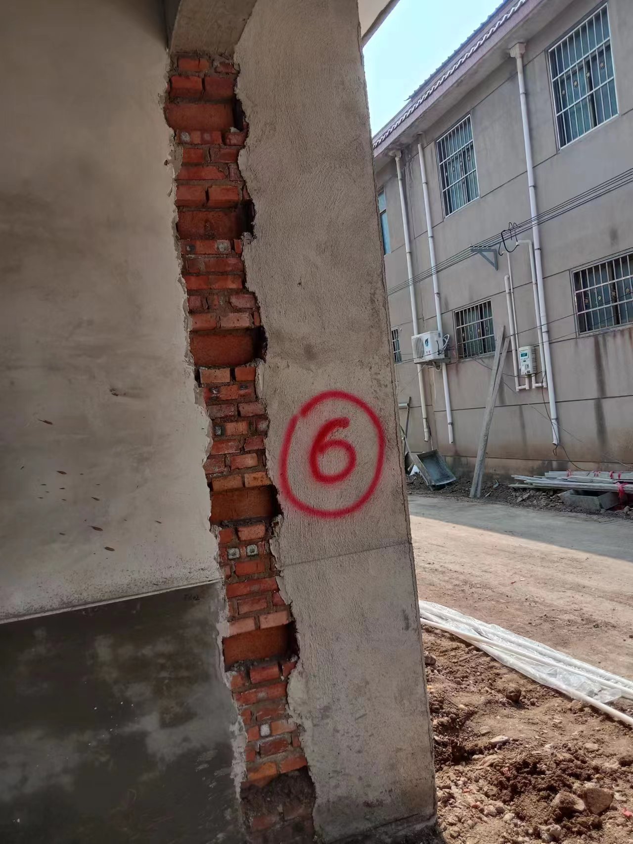 6��������λ�ڰ˿�ʯ�´������򱱵������ɶ������ڰ˻�(����5�š������ϱ��֣�[�Ѿ���]